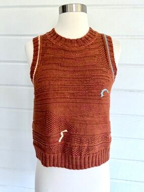 THE ENDERY Textured Crewneck Cotton Sweater Vest in Rust - XS/S